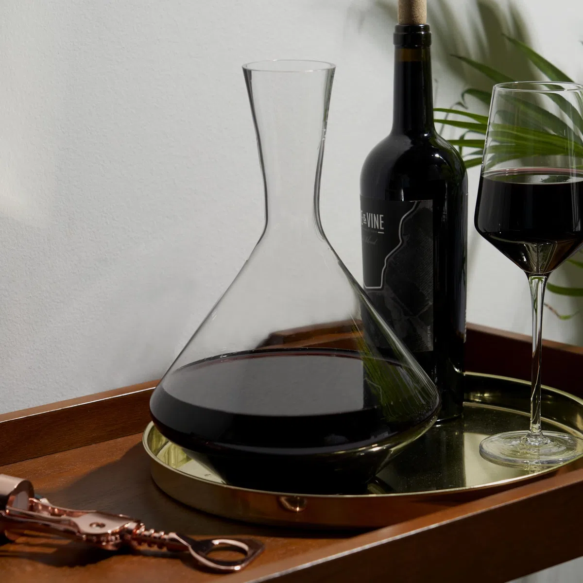 Viski Abgewinkelter Weindekanter, Glaskrug für Rot- und Weißwein, Weinkaraffe, perfekt für Weinliebhaber, 1 Stück, 1,7 l